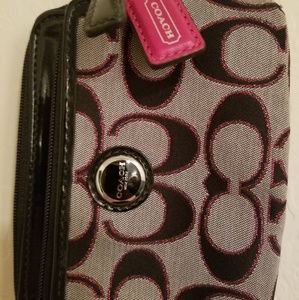 Coach Wristlet -- looking to sell fast
